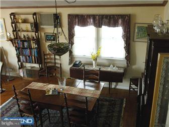 364 Springhouse Road King of Prussia, PA 19406 - Photo 4 of 12 Living Room