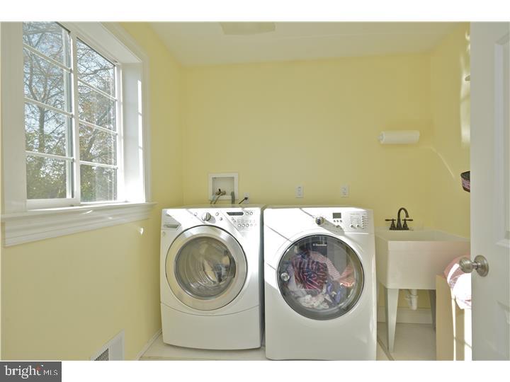 238 Pennington Harbourton Road Pennington, NJ 08534 - Photo 11 of 25