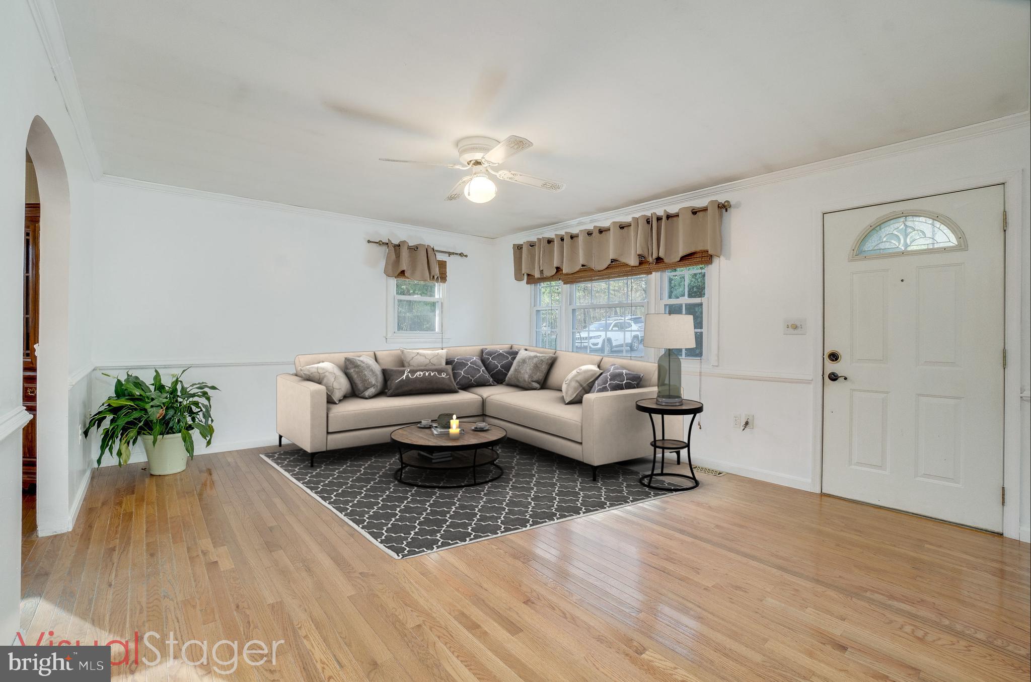 628 Trimble Road Joppa, MD 21085 - Photo 15 of 42 Living Room