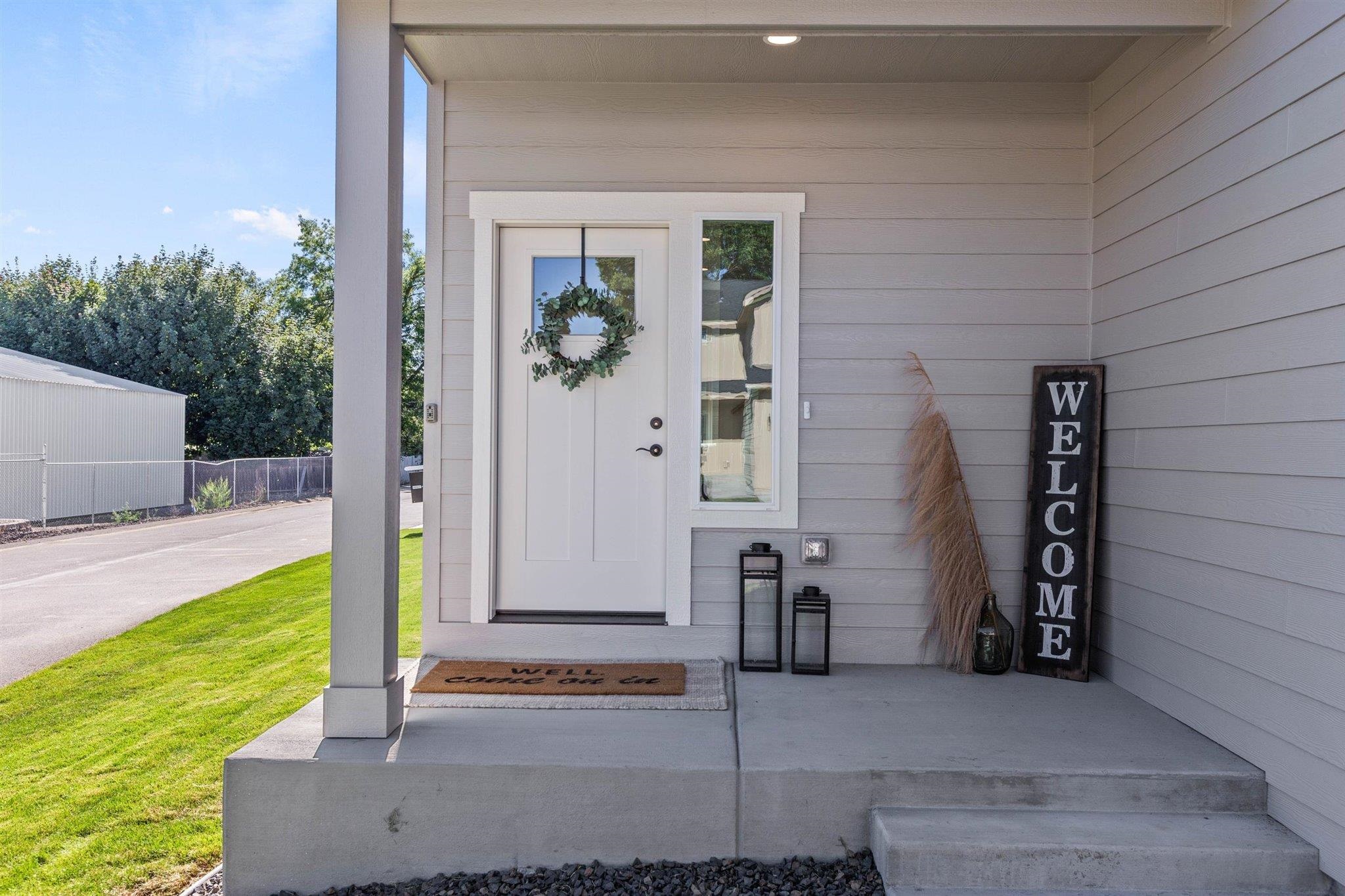 1217 North Walnut Road Spokane Valley, WA 99206 - Photo 3 of 32
