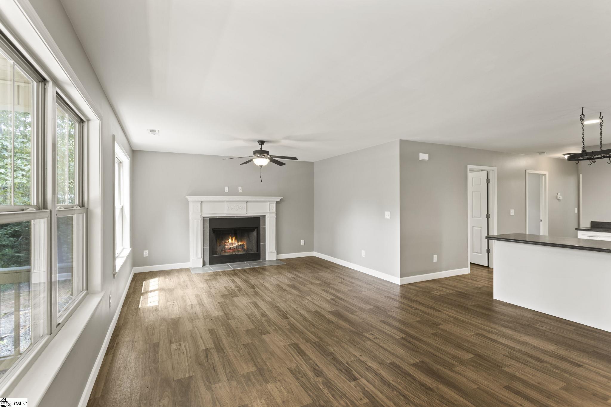 125 Robinson Road Taylors, SC 29687 - Photo 10 of 36