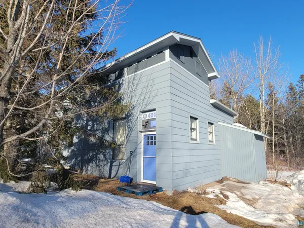 $337,500 | 420 West 5th Avenue, Grand Marais, MN 55604