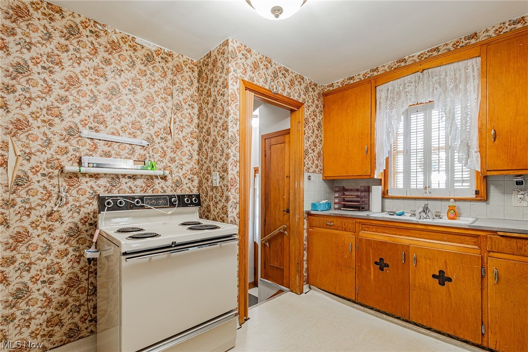 11000 McCracken Road Cleveland, OH 44125 - Photo 14 of 32