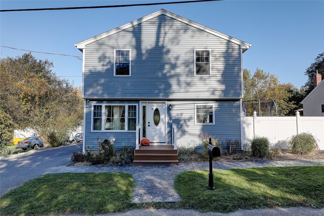 28 Schoolhouse Road Warren, RI 02885 - Photo 1 of 33 exterior