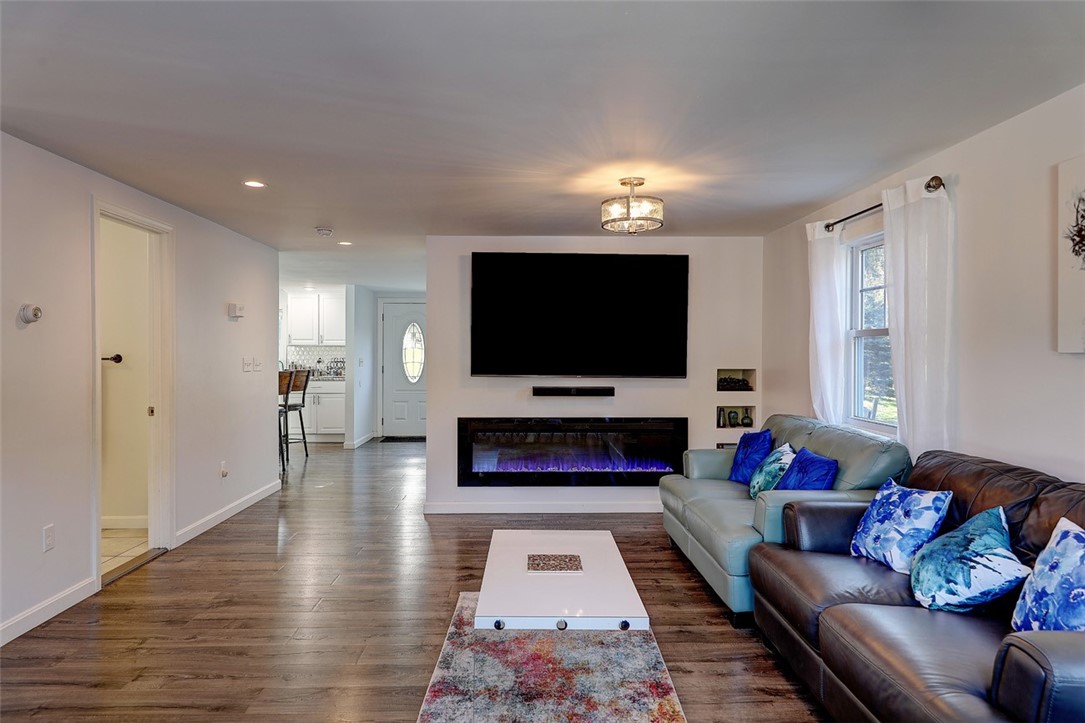 28 Schoolhouse Road Warren, RI 02885 - Photo 16 of 33 Gallery Image 16