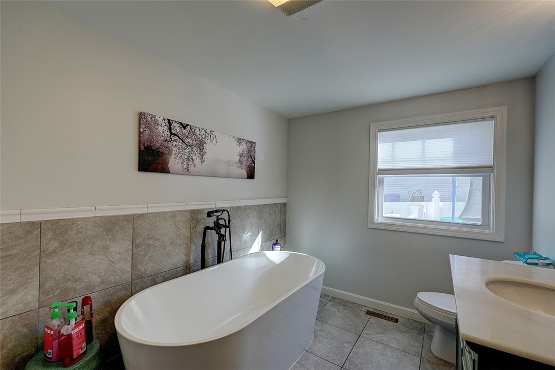28 Schoolhouse Road Warren, RI 02885 - Photo 17 of 33 Gallery Image 17