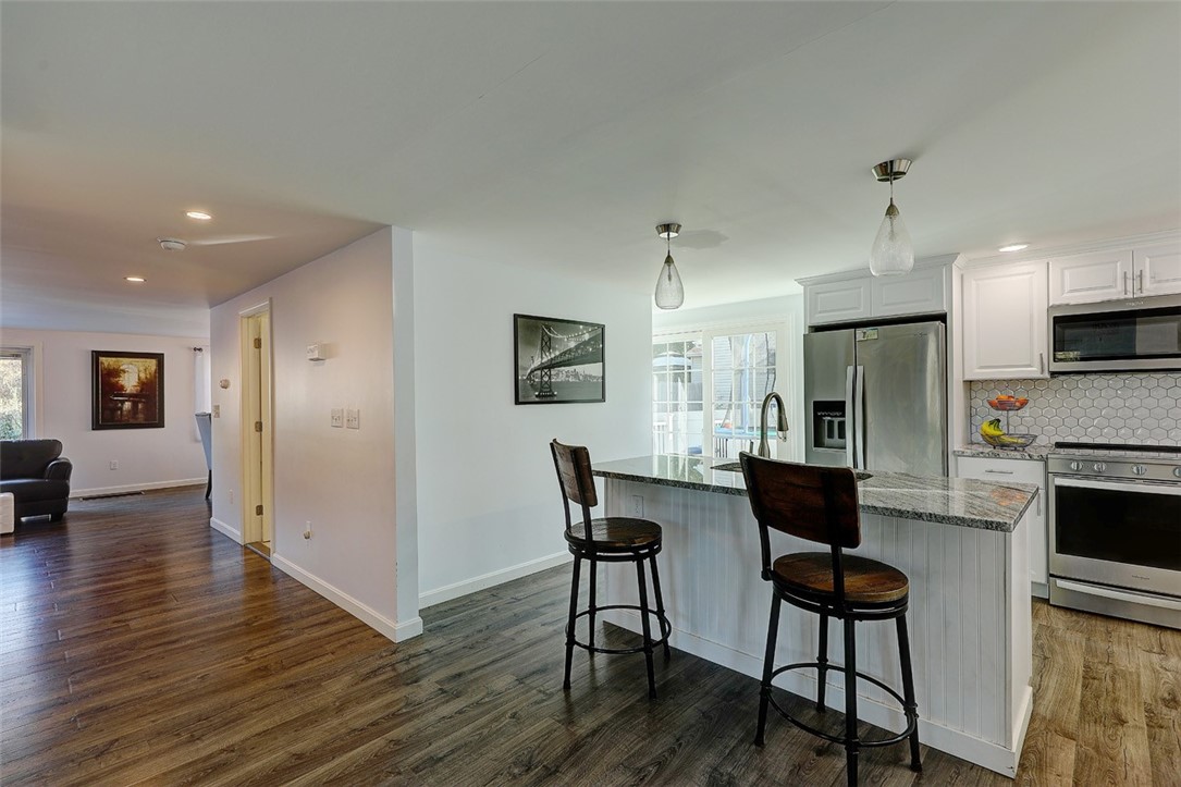 28 Schoolhouse Road Warren, RI 02885 - Photo 6 of 33 Gallery Image 6
