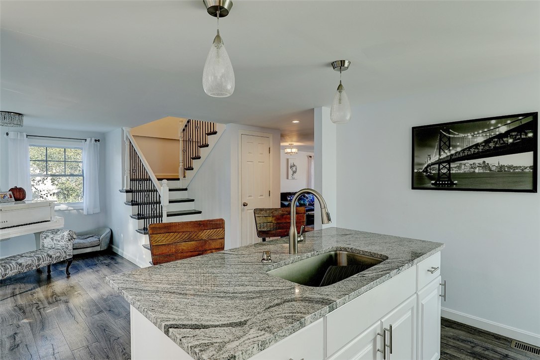 28 Schoolhouse Road Warren, RI 02885 - Photo 10 of 33 Gallery Image 10