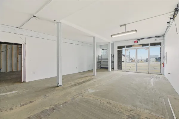 $955,000 | 42 Main Road, Tiverton, RI 02878