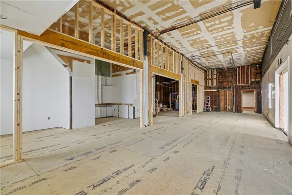 $955,000 | 42 Main Road, Tiverton, RI 02878