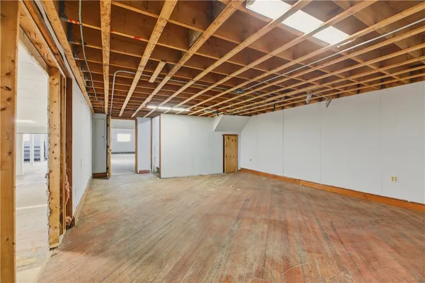 $955,000 | 42 Main Road, Tiverton, RI 02878