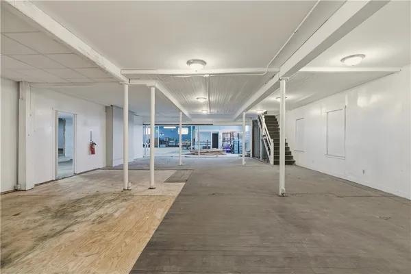 $955,000 | 42 Main Road, Tiverton, RI 02878