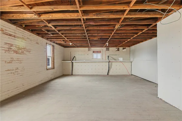 $955,000 | 42 Main Road, Tiverton, RI 02878