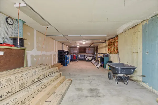 $955,000 | 42 Main Road, Tiverton, RI 02878