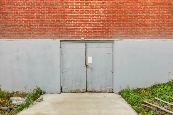 $955,000 | 42 Main Road, Tiverton, RI 02878