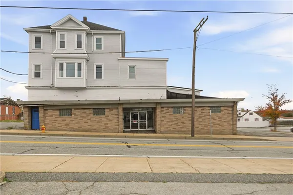 $955,000 | 42 Main Road, Tiverton, RI 02878