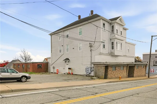 $955,000 | 42 Main Road, Tiverton, RI 02878