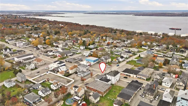 $955,000 | 42 Main Road, Tiverton, RI 02878