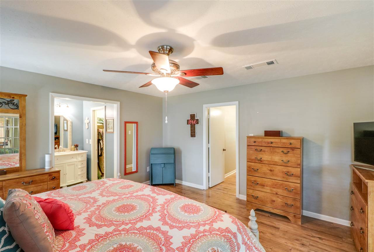 196 Huntview Drive Brandon, MS 39042 - Photo 13 of 37 master bedroom
