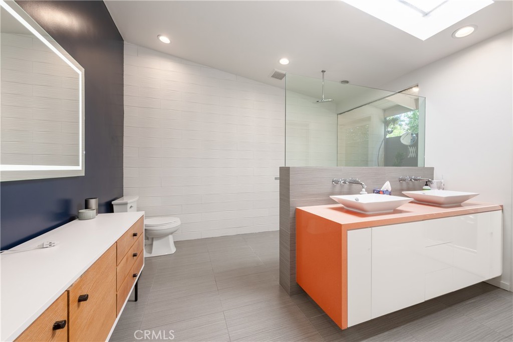 15626 Royal Ridge Road Sherman Oaks, CA 91403 - Photo 22 of 33