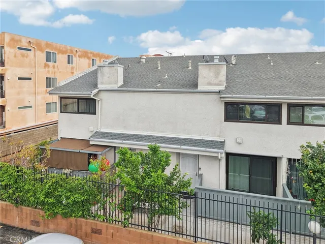 $549,950 | 7869 Ventura Canyon Avenue, Unit 402, Van Nuys, CA 91402