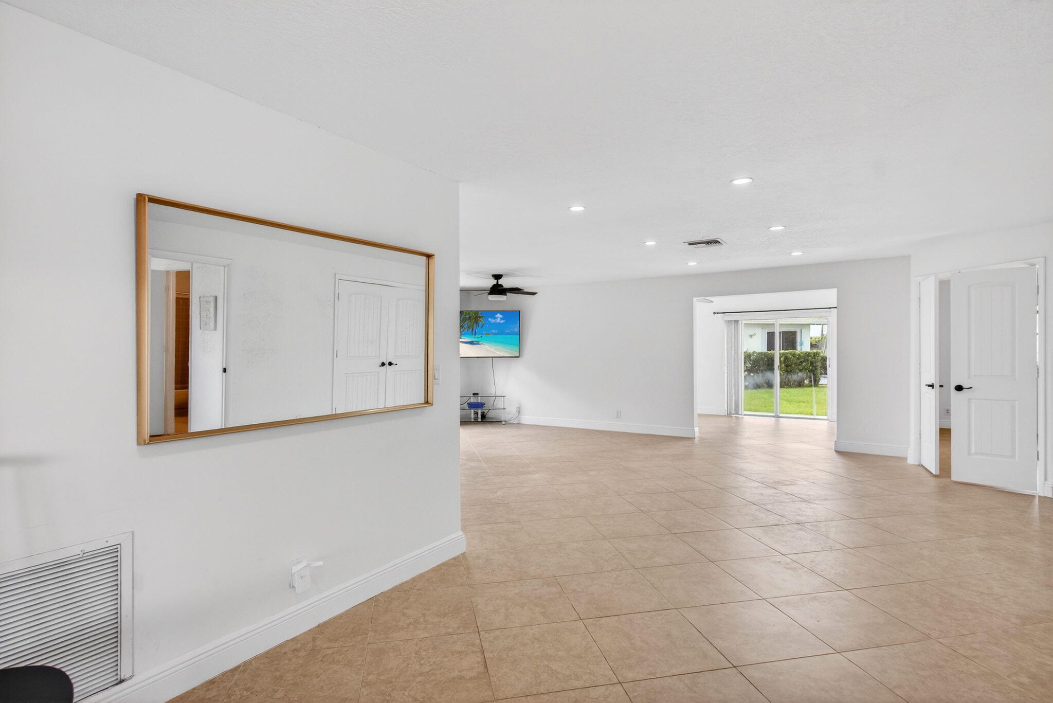 6038 Lasalle Road Delray Beach, FL 33484 - Photo 11 of 84 Living / Dining Room