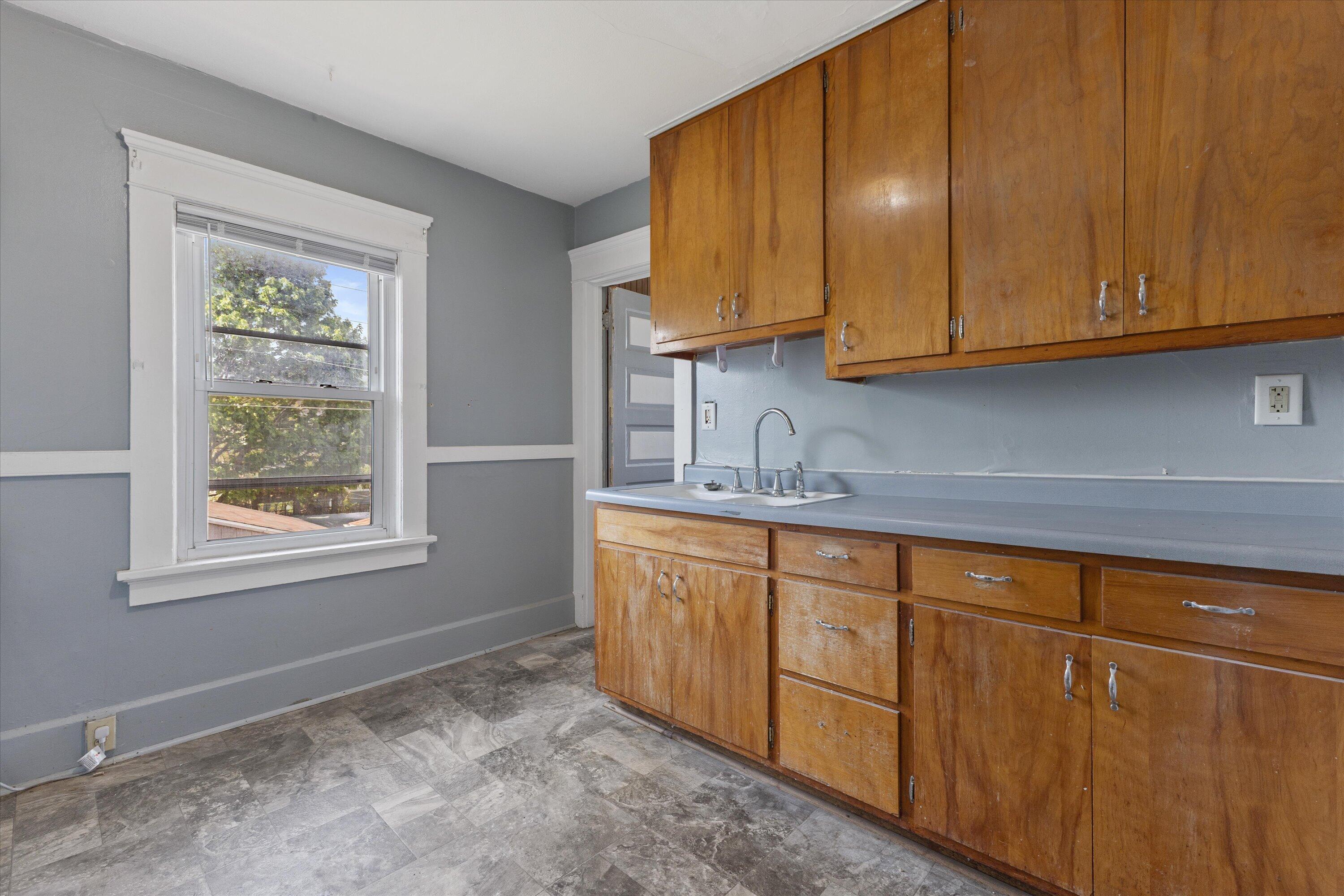 2401 Hansen Avenue Racine, WI 53405 - Photo 15 of 32 02-KCM-102