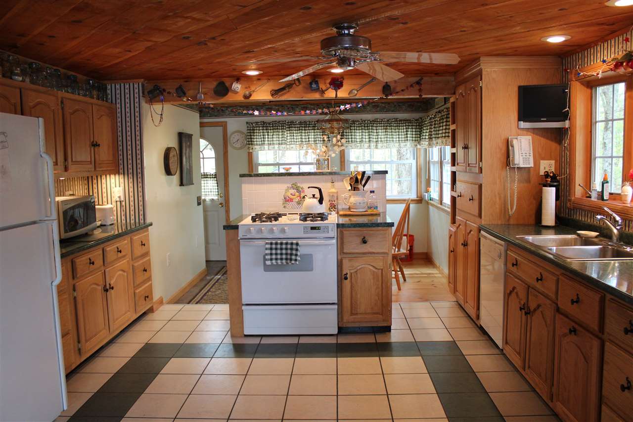 234 Cove Road Wakefield, NH 03830 - Photo 10 of 31