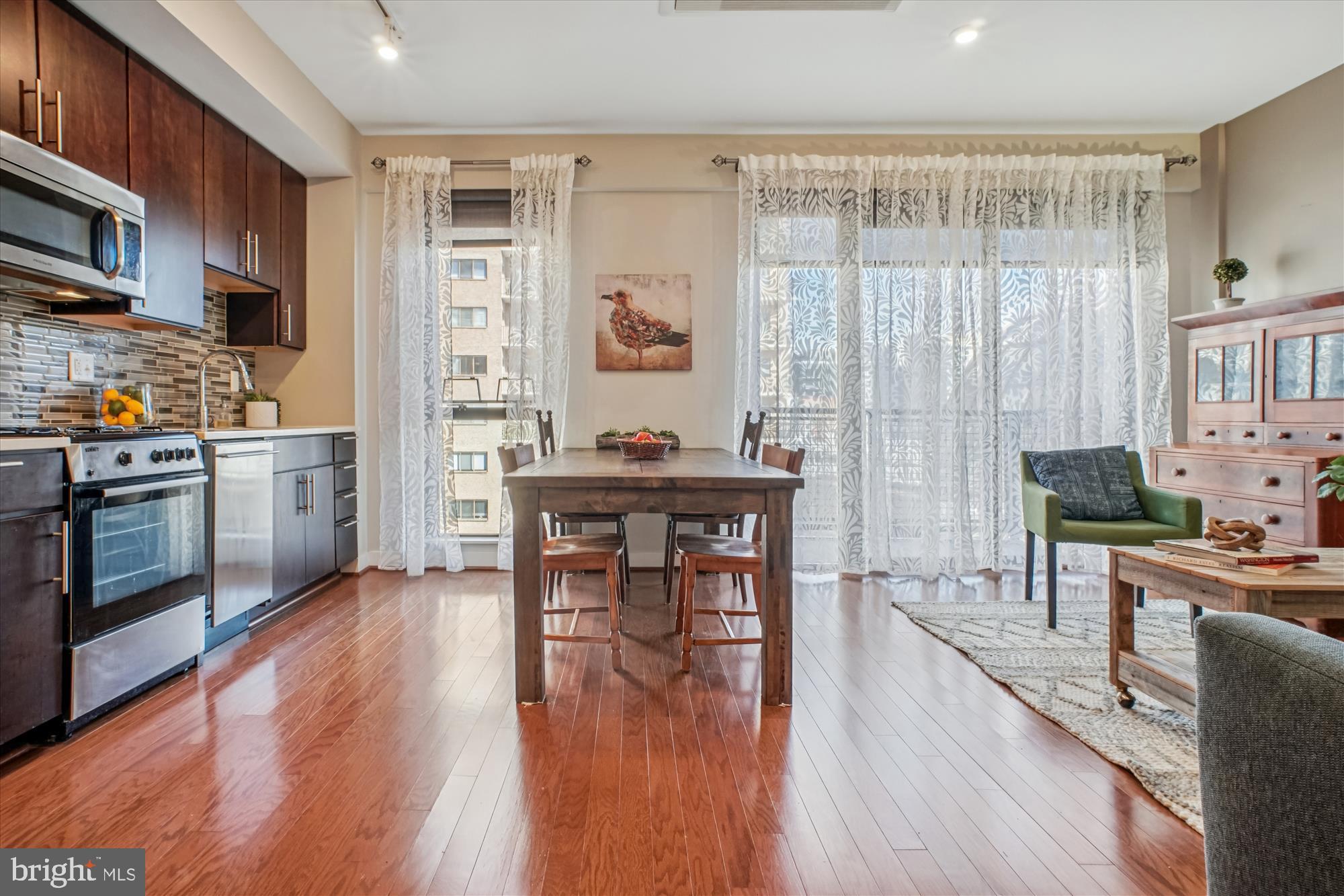 1320 Fenwick Lane, Unit 711 Silver Spring, MD 20910 - Photo 4 of 54 Living Area
