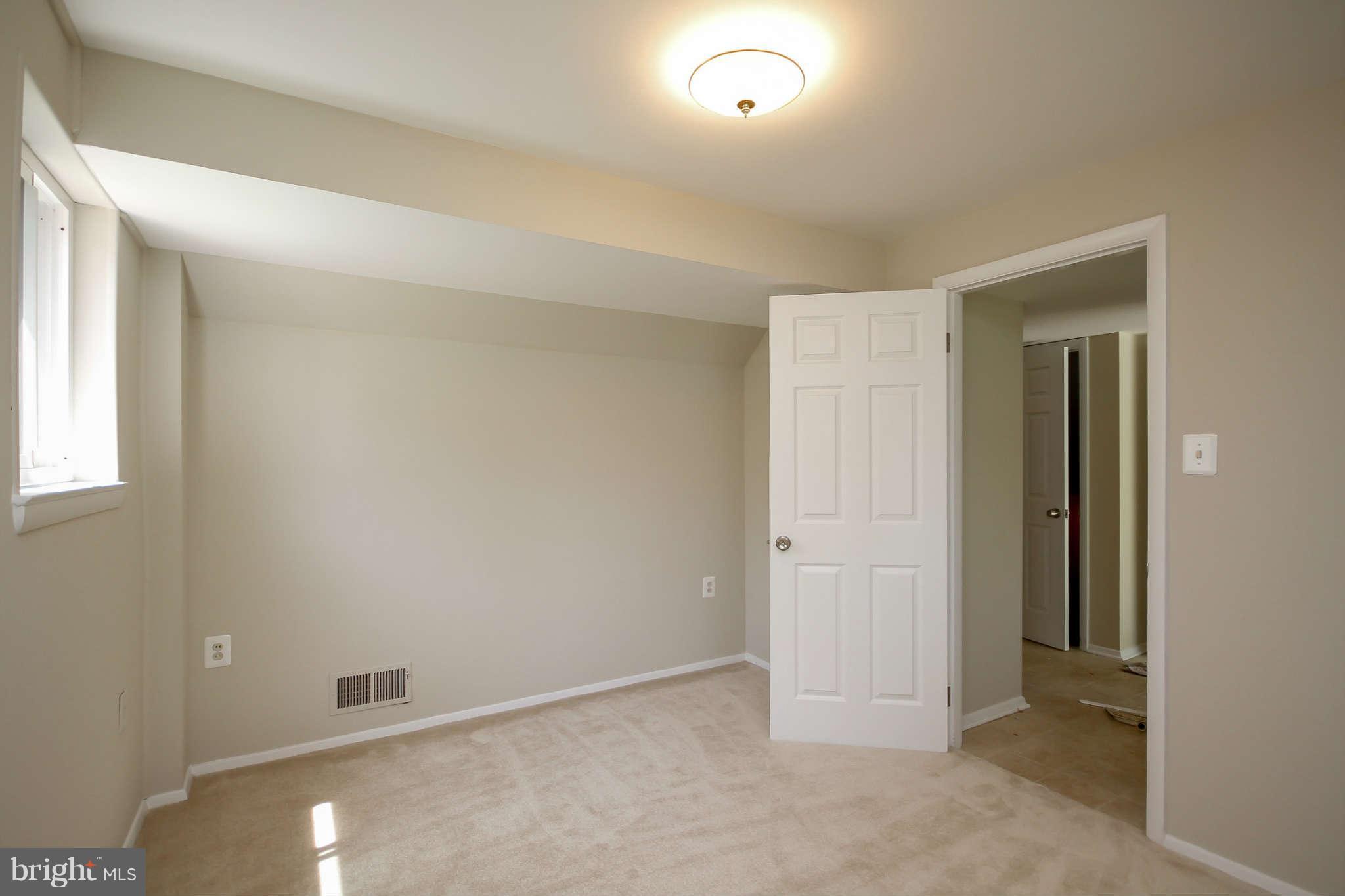 10906 Fiesta Road Silver Spring, MD 20901 - Photo 14 of 24 Bedroom