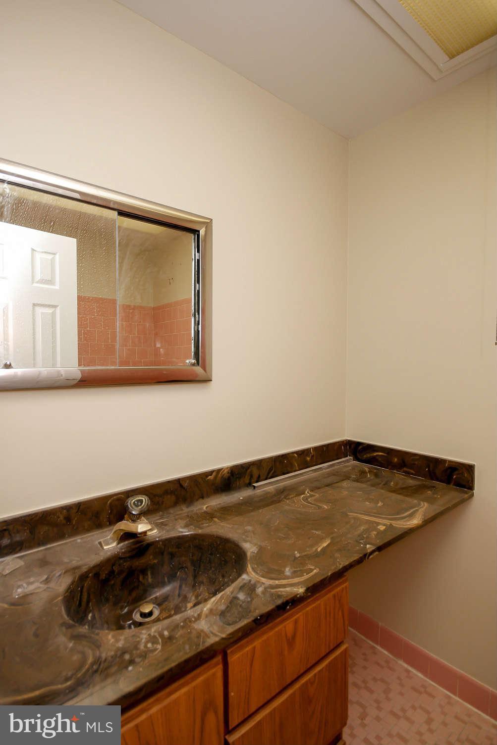 10906 Fiesta Road Silver Spring, MD 20901 - Photo 16 of 24 Bath