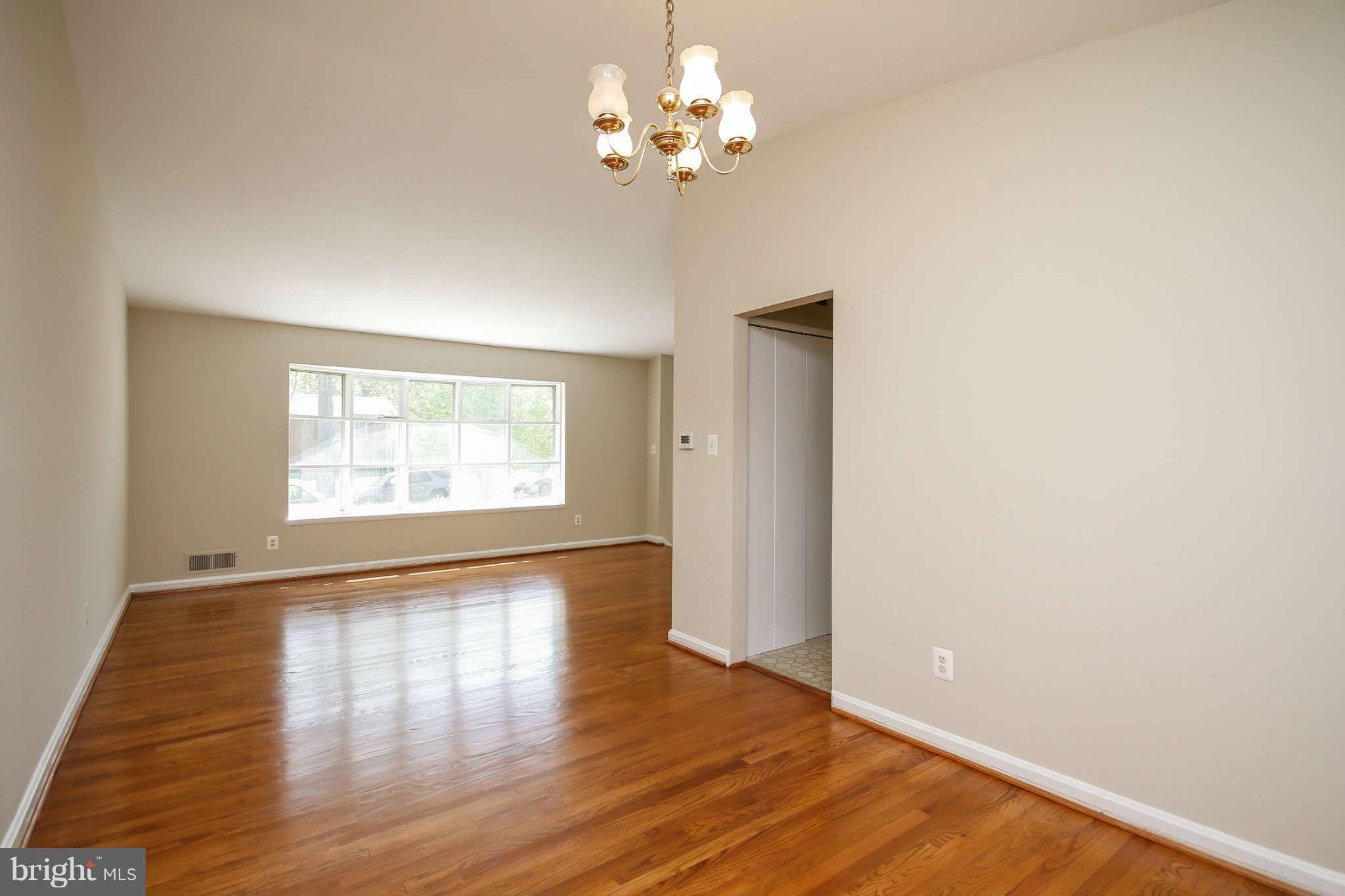 10906 Fiesta Road Silver Spring, MD 20901 - Photo 3 of 24 Living Room