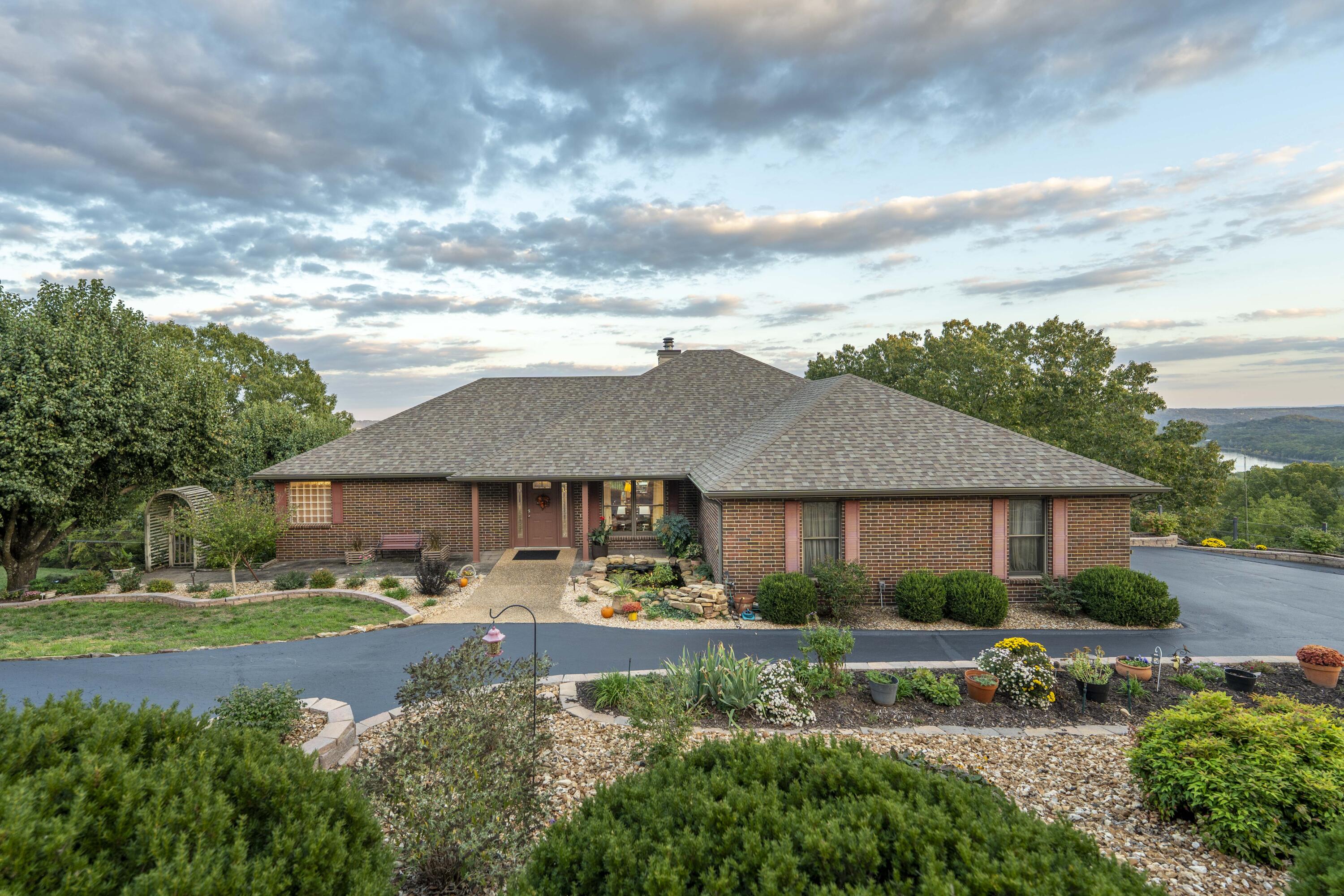 258 Eagle Ridge Lane Reeds Spring, MO 65737 - Photo 1 of 1 Exterior front