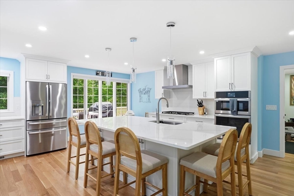 89 River Road Hanover, MA 02339 - Photo 3 of 38