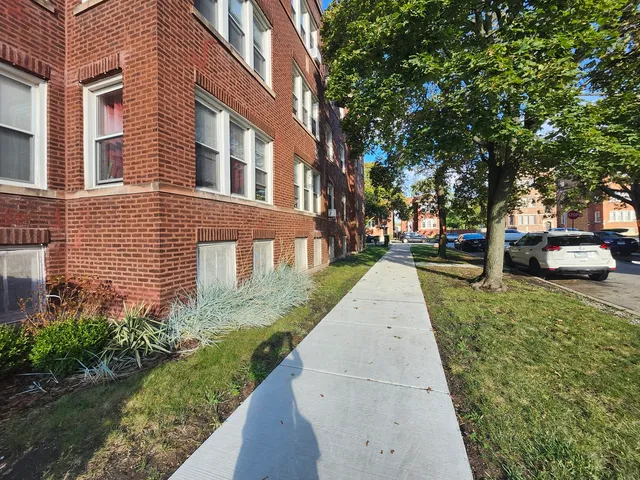 $1,500 | 416 East 110th Street, Unit 3, Chicago, IL 60628