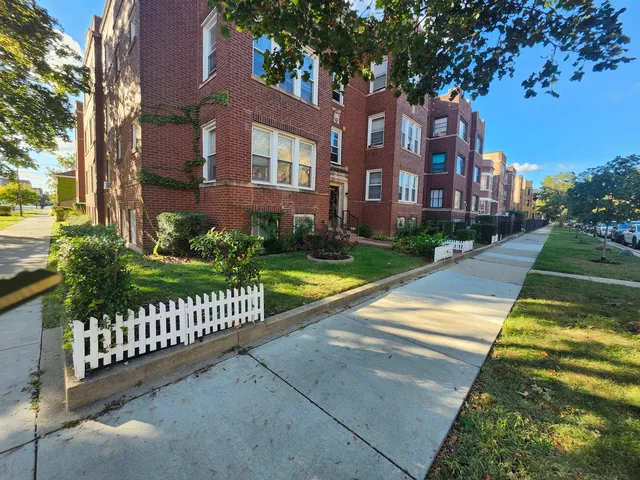 $1,500 | 416 East 110th Street, Unit 3, Chicago, IL 60628