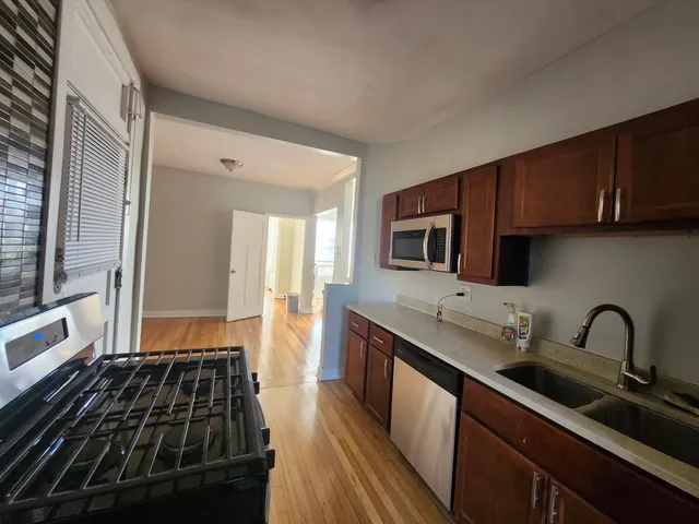 $1,500 | 416 East 110th Street, Unit 3, Chicago, IL 60628