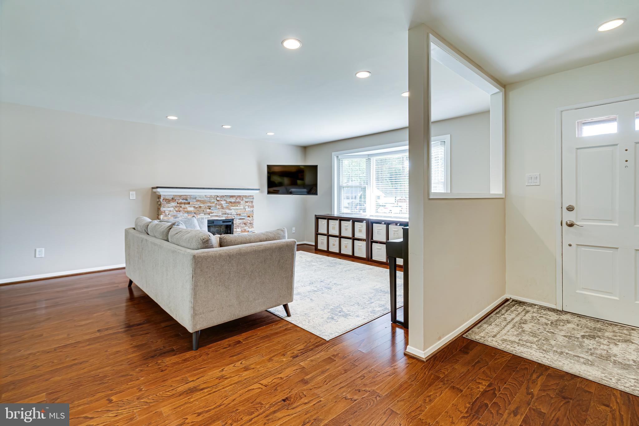 7606 Jervis Street Springfield, VA 22151 - Photo 2 of 41