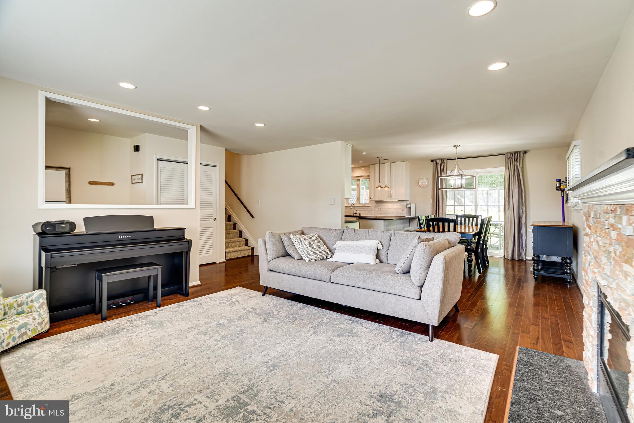 7606 Jervis Street Springfield, VA 22151 - Photo 5 of 41