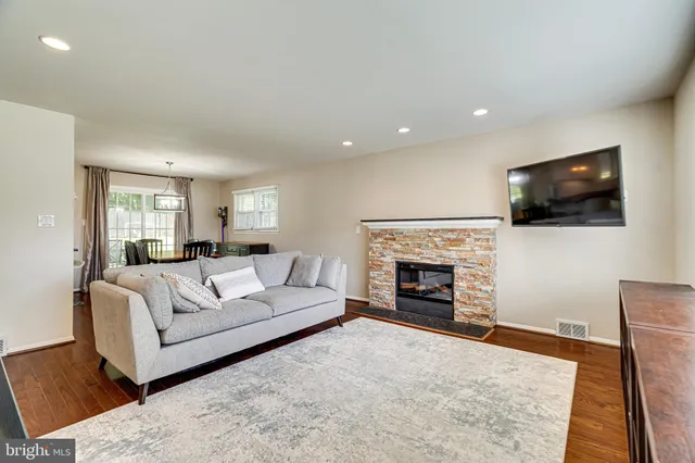 $3,300 | 7606 Jervis Street, Springfield, VA 22151