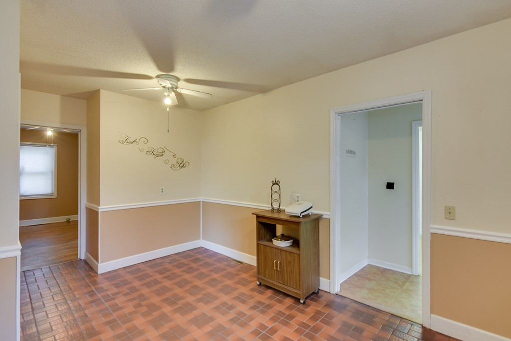 3021 Vaucluse Road Aiken, SC 29801 - Photo 12 of 31