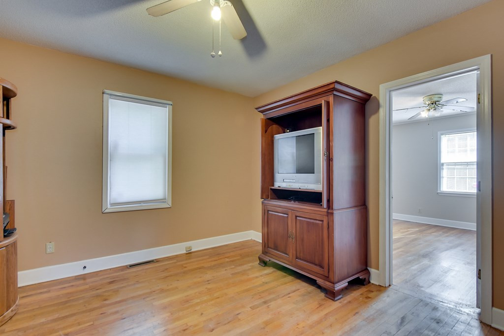 3021 Vaucluse Road Aiken, SC 29801 - Photo 17 of 31