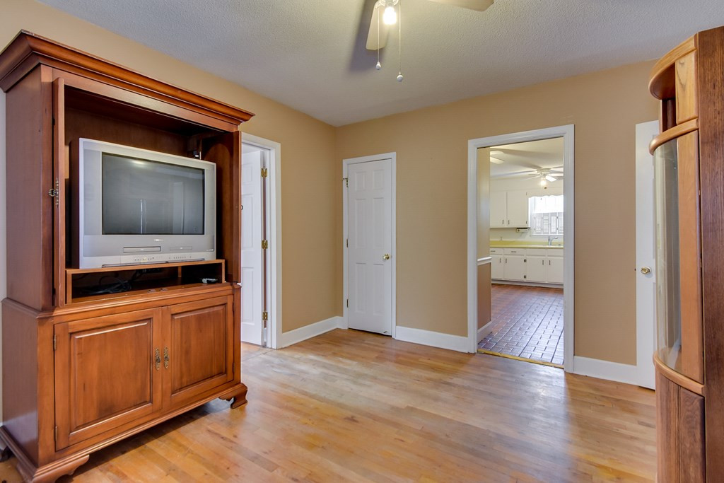 3021 Vaucluse Road Aiken, SC 29801 - Photo 18 of 31