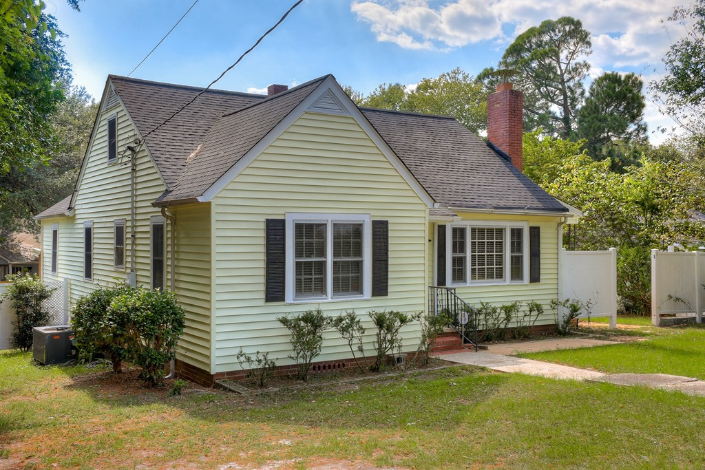 3021 Vaucluse Road Aiken, SC 29801 - Photo 3 of 31