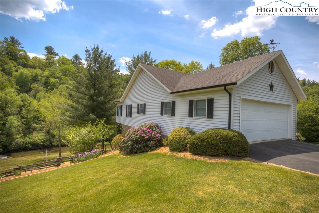 312 Riverside Drive Sparta, NC 28675 - Photo 2 of 36 Gallery Image 2