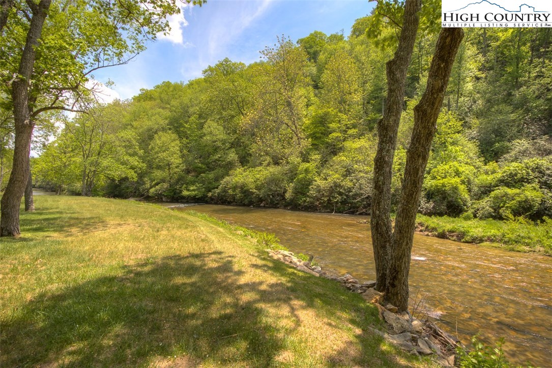 312 Riverside Drive Sparta, NC 28675 - Photo 10 of 36 Gallery Image 10