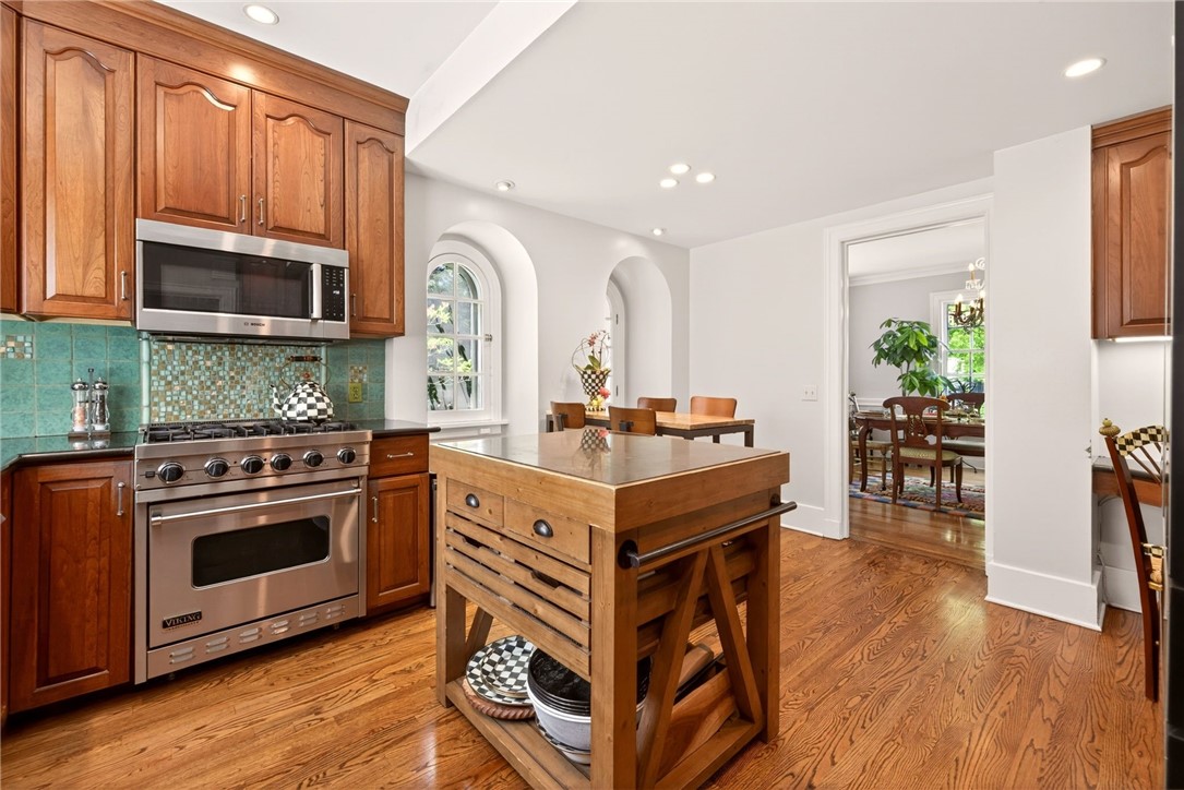 109 Sandringham Road Brighton, NY 14610 - Photo 17 of 50