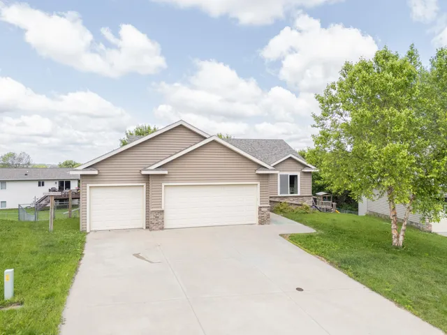 $329,000 | 829 Dubuque Boulevard, Zumbrota, MN 55992