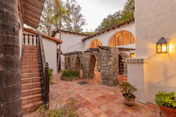 a view of multiple house