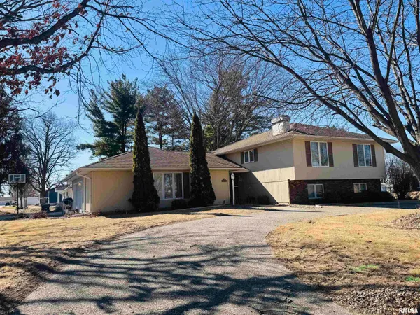 $262,000 | 201 Evergreen Drive, Macomb, IL 61455